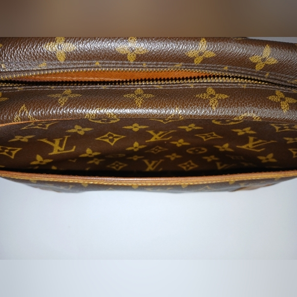 Louis Vuitton Crossbody Bag Monogram Canvas Trocadero 30 Shoulder Bag LV Bag - Picture 4 of 16